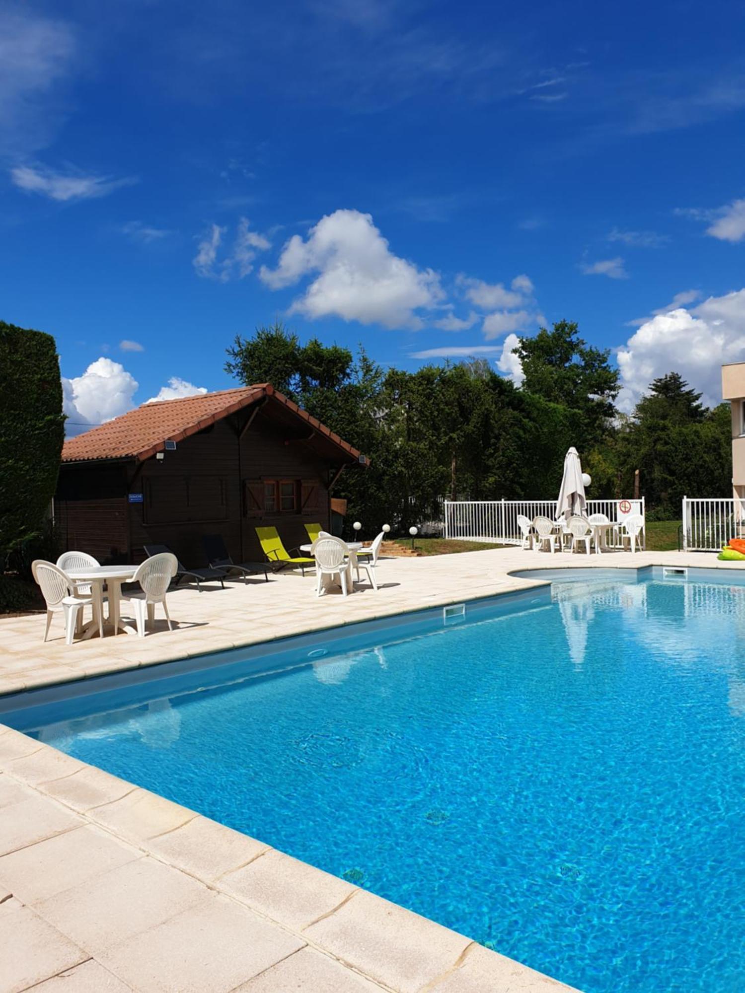 Brit Hotel Dak Hotel Avallon Bagian luar foto