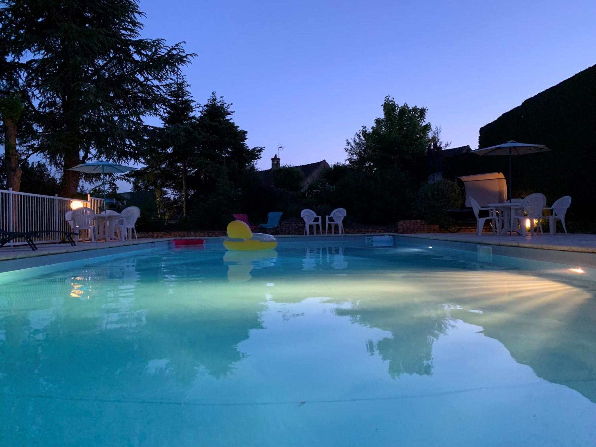 Brit Hotel Dak Hotel Avallon Bagian luar foto